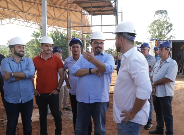Governador em exercício supervisiona obras do Mãos Dadas em São Joaquim de Bicas