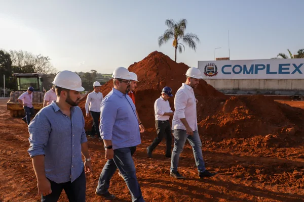 Governador em exercício supervisiona obras do Mãos Dadas em São Joaquim de Bicas