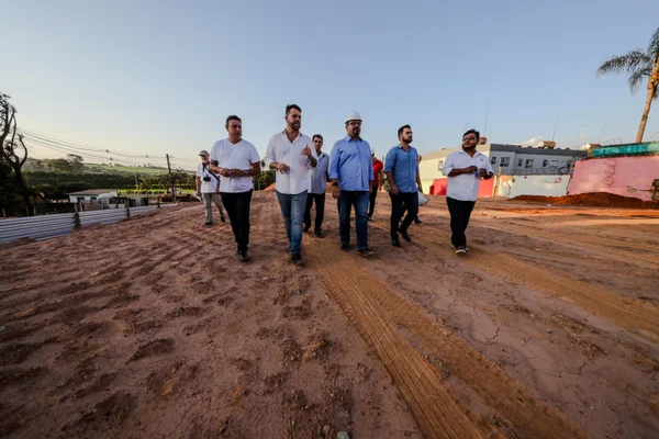 Governador em exercício supervisiona obras do Mãos Dadas em São Joaquim de Bicas