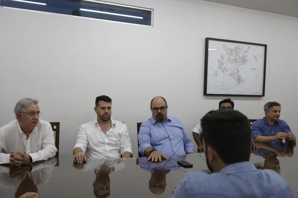 Governador em exercício supervisiona obras do Mãos Dadas em São Joaquim de Bicas