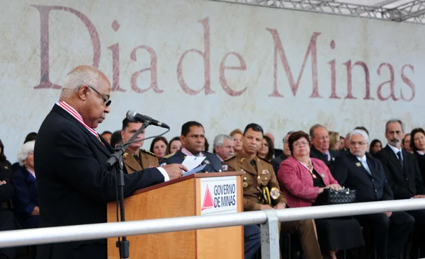 Governador Antonio Anastasia presidiu, nesta segunda-feira, a cerimônia do Dia de Minas