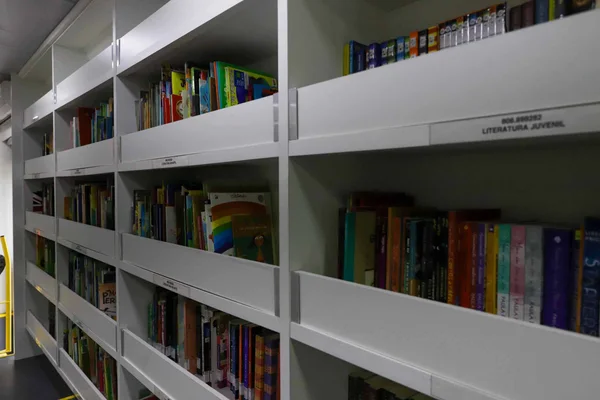 Governo de Minas inaugura o novo Carro-Biblioteca, projeto que circula entre bairros e cidades