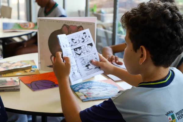 Governo de Minas inaugura o novo Carro-Biblioteca, projeto que circula entre bairros e cidades