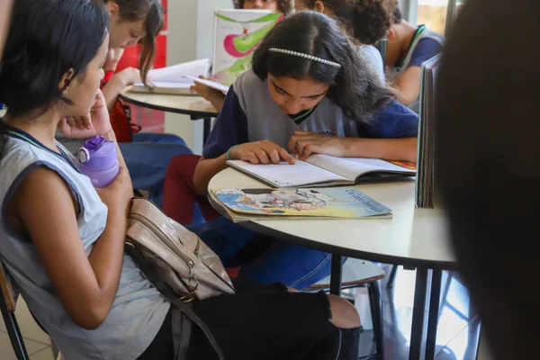 Governo de Minas inaugura o novo Carro-Biblioteca, projeto que circula entre bairros e cidades