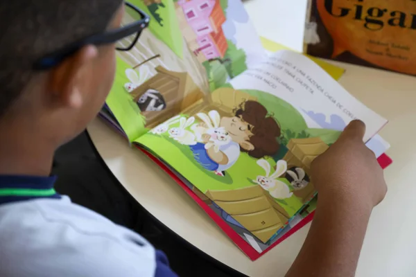 Governo de Minas inaugura o novo Carro-Biblioteca, projeto que circula entre bairros e cidades