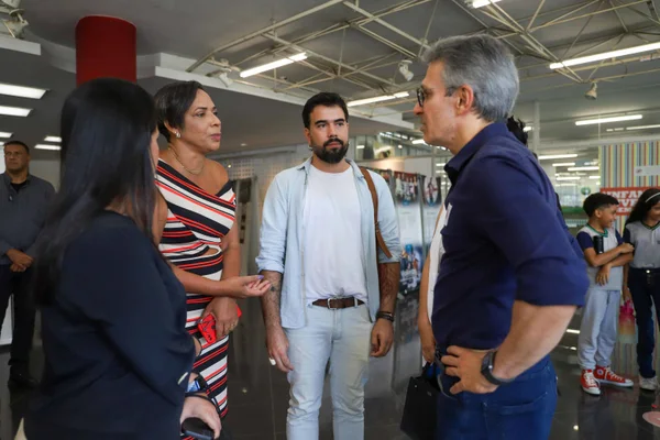 Governo de Minas inaugura o novo Carro-Biblioteca, projeto que circula entre bairros e cidades