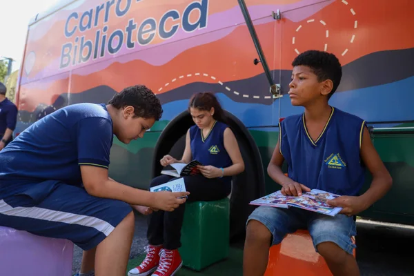 Governo de Minas inaugura o novo Carro-Biblioteca, projeto que circula entre bairros e cidades