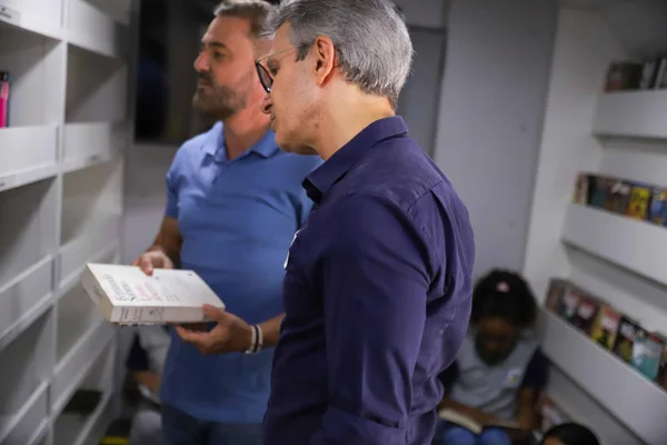 Governo de Minas inaugura o novo Carro-Biblioteca, projeto que circula entre bairros e cidades
