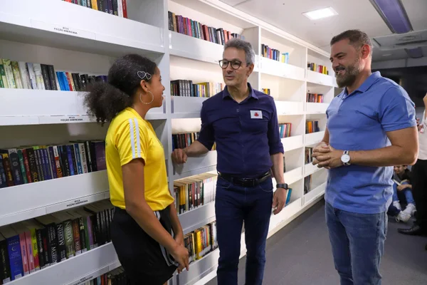 Governo de Minas inaugura o novo Carro-Biblioteca, projeto que circula entre bairros e cidades
