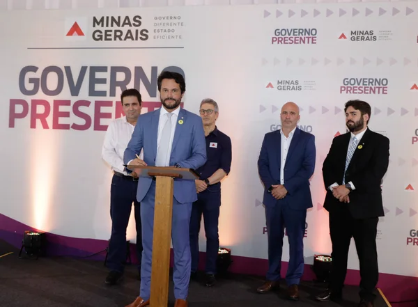 Governo de Minas discute renegociação da dívida estadual com prefeitos