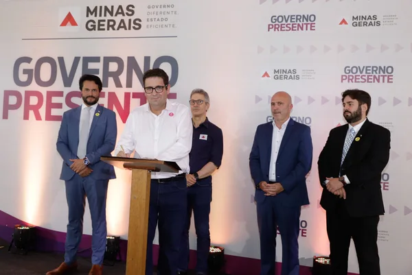 Governo de Minas discute renegociação da dívida estadual com prefeitos