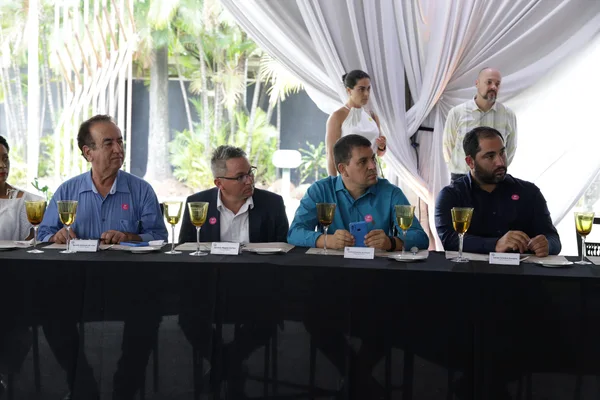 Governo de Minas discute renegociação da dívida estadual com prefeitos