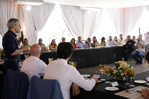Governo de Minas discute renegociação da dívida estadual com prefeitos