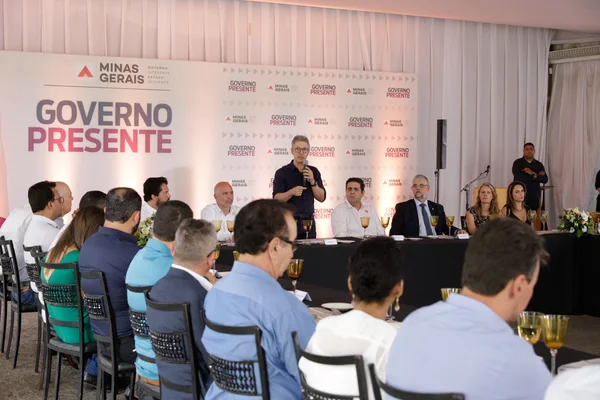 Governo de Minas discute renegociação da dívida estadual com prefeitos