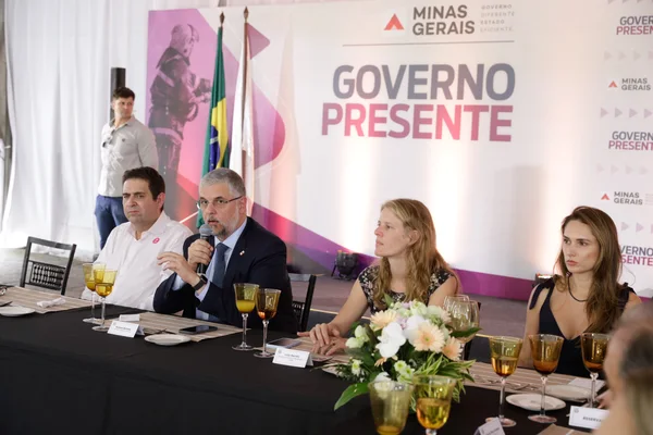 Governo de Minas discute renegociação da dívida estadual com prefeitos