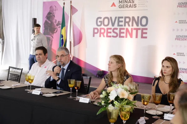 Governo de Minas discute renegociação da dívida estadual com prefeitos