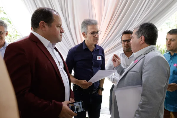 Governo de Minas discute renegociação da dívida estadual com prefeitos