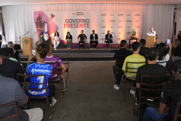 Governo de Minas entrega medalhas para os times campeões da Taça das Favelas 2023