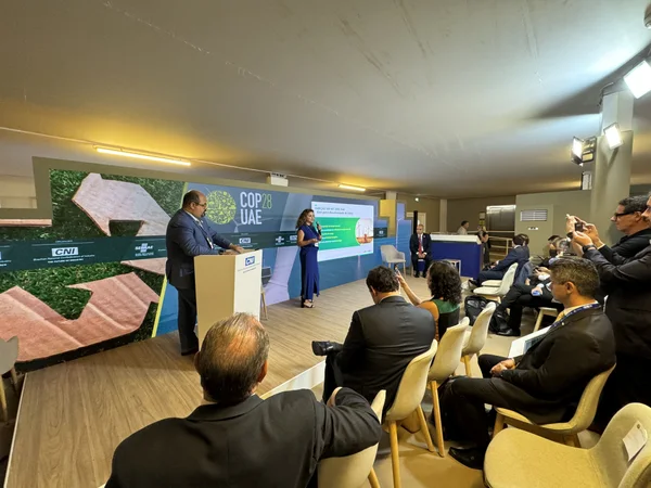 Minas Gerais lança ferramentas e anuncia novo investimento para mitigar mudanças climáticas no estado durante a COP28