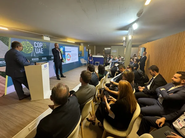 Minas Gerais lança ferramentas e anuncia novo investimento para mitigar mudanças climáticas no estado durante a COP28