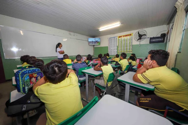 Sistema moderno de wi-fi começa a ser instalado nas escolas da rede estadual de Minas