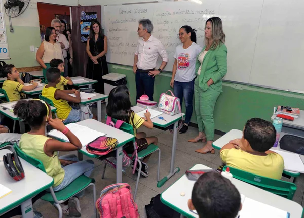 Sistema moderno de wi-fi começa a ser instalado nas escolas da rede estadual de Minas