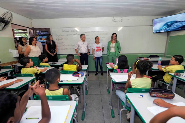 Sistema moderno de wi-fi começa a ser instalado nas escolas da rede estadual de Minas