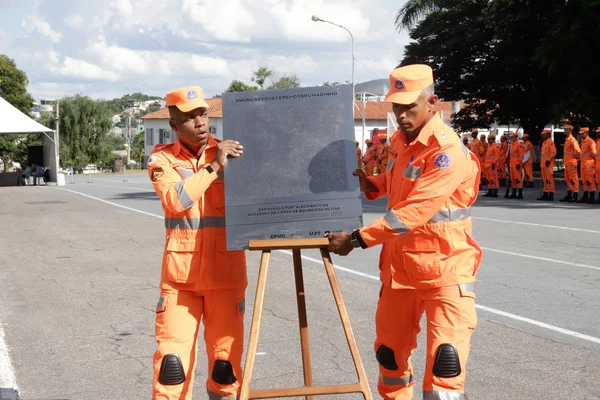 Governo de Minas e instituições de Justiça inauguram placa em homenagem às 272 joias de Brumadinho