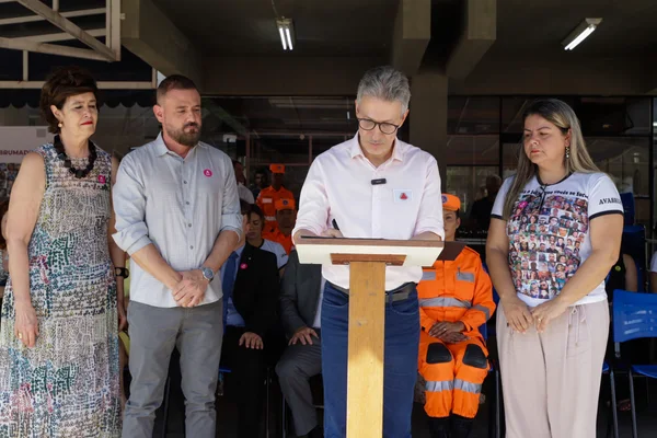 Governo de Minas e instituições de Justiça inauguram placa em homenagem às 272 joias de Brumadinho