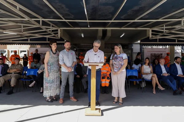 Governo de Minas e instituições de Justiça inauguram placa em homenagem às 272 joias de Brumadinho