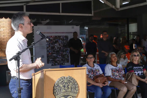 Governo de Minas e instituições de Justiça inauguram placa em homenagem às 272 joias de Brumadinho