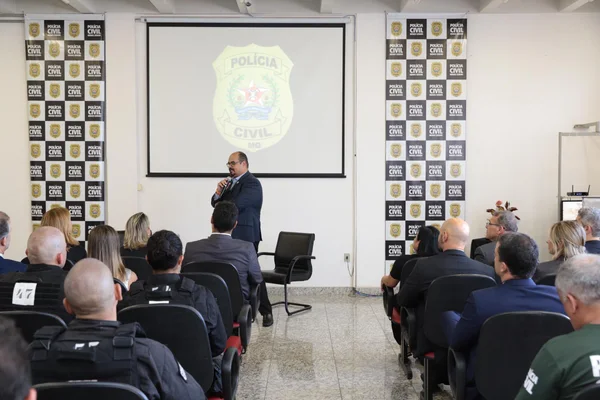 Vice-governador ministra palestra para turma do curso de operações especiais da Polícia Civil de Minas Gerais