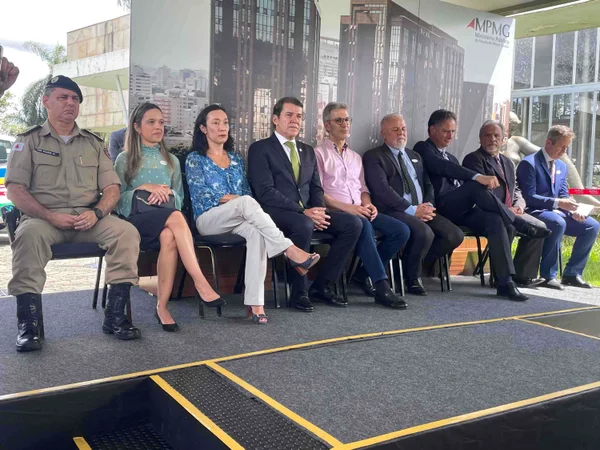 Governo de Minas e Ministério Público entregam 22 novas viaturas à Polícia Militar de Meio Ambiente