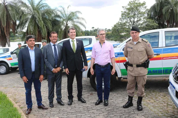 Governo de Minas e Ministério Público entregam 22 novas viaturas à Polícia Militar de Meio Ambiente