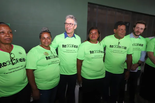 Governo de Minas entrega kits para catadores de materiais recicláveis cadastrados no ReciclaBelô