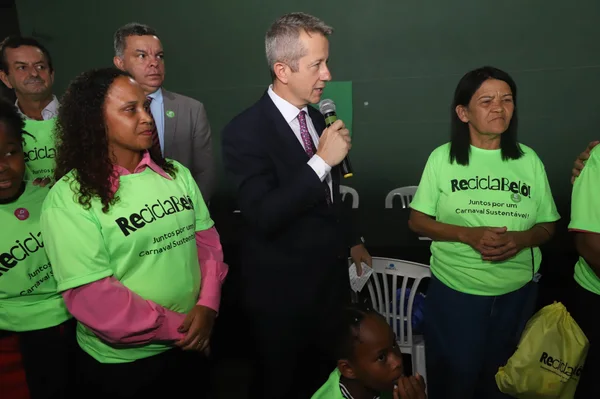 Governo de Minas entrega kits para catadores de materiais recicláveis cadastrados no ReciclaBelô