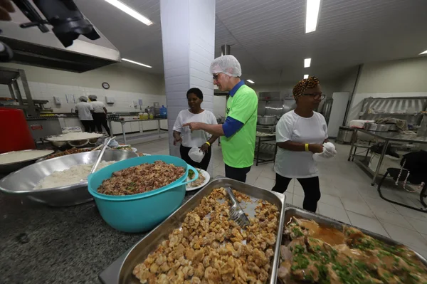 Governo de Minas entrega kits para catadores de materiais recicláveis cadastrados no ReciclaBelô