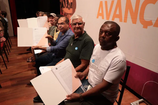 Governo de Minas entrega títulos de propriedade definitiva para 150 famílias de Pouso Alegre