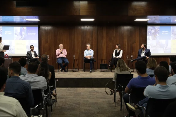 Governador participa de painel sobre o Acordo de Brumadinho com grupo de jovens do Sicepot-MG