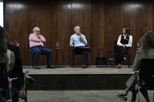 Governador participa de painel sobre o Acordo de Brumadinho com grupo de jovens do Sicepot-MG