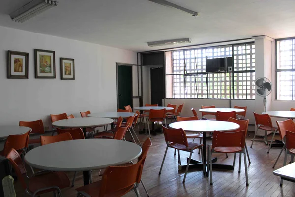 Escola de Formação expande cursos e supera marca de quase 700 mil certificações