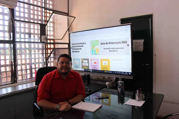 Escola de Formação expande cursos e supera marca de quase 700 mil certificações