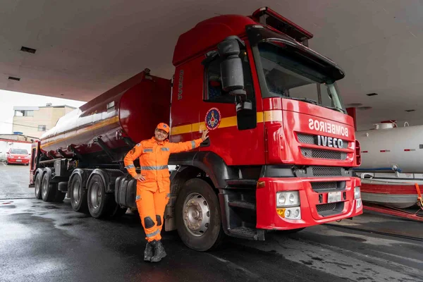 Adrenalina e responsabilidade marcam o dia a dia de mulheres que dirigem viaturas de grande porte do Corpo de Bombeiros de Minas Gerais