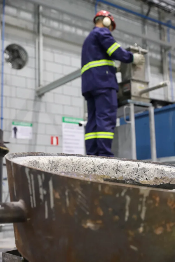 Com apoio do Governo de Minas, Boston Metal inaugura unidade que usa tecnologia inédita para recuperar metais de alto valor a partir de rejeitos de mineração
