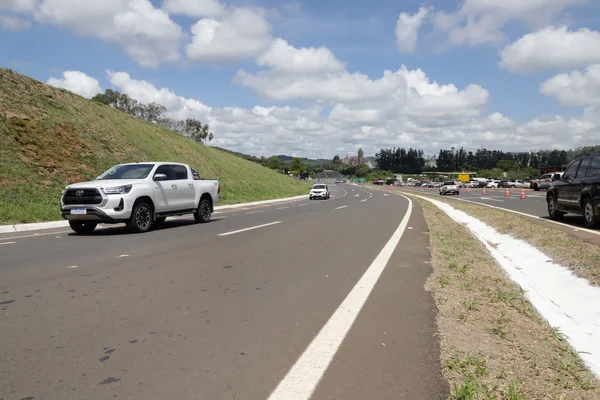 Governo inaugura Contorno de Itaú de Minas e anuncia novos investimentos em rodovias da região