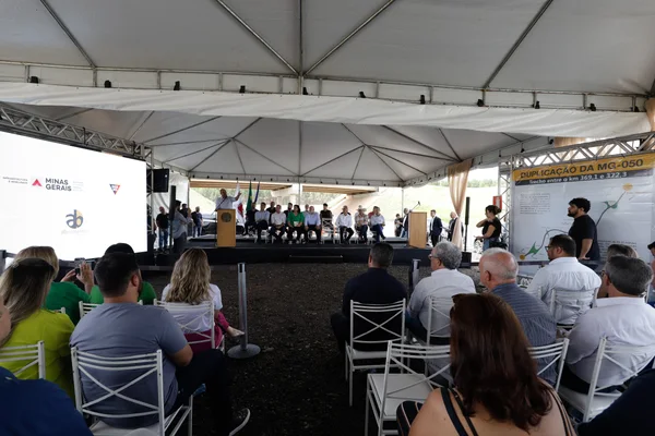 Governo inaugura Contorno de Itaú de Minas e anuncia novos investimentos em rodovias da região
