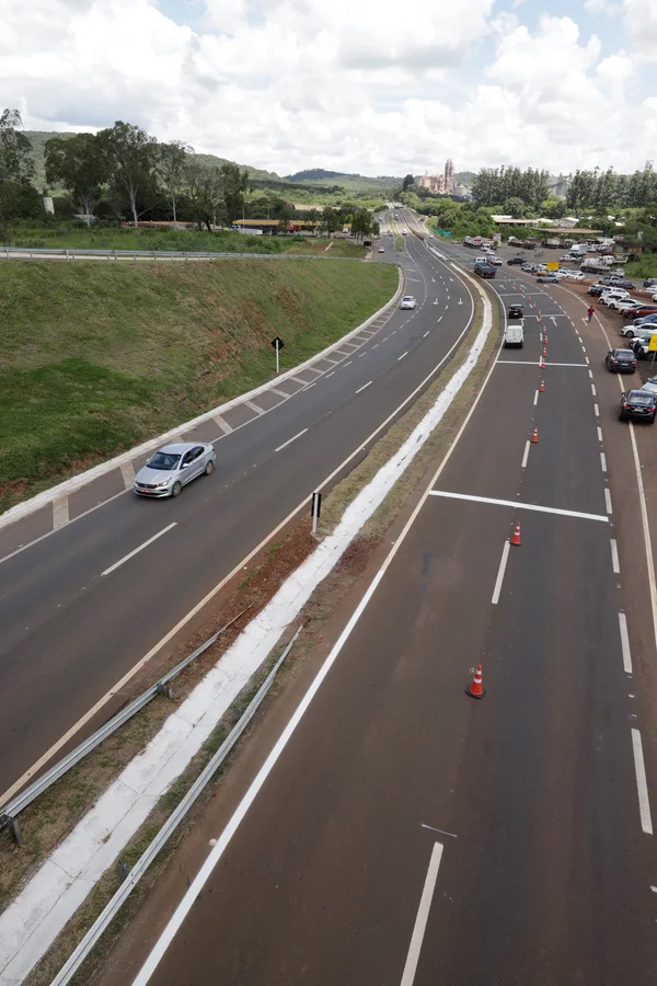 Governo inaugura Contorno de Itaú de Minas e anuncia novos investimentos em rodovias da região
