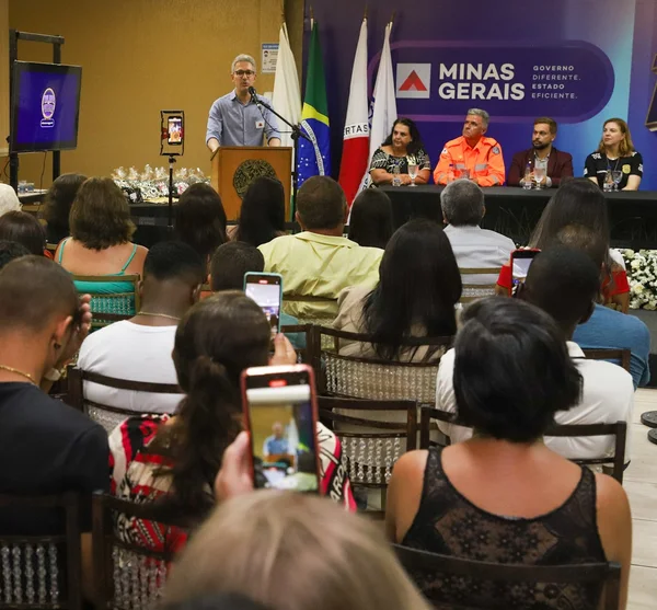 Governo de Minas participa de apresentação de novos profissionais formados pelo Trilhas de Futuro em Barbacena