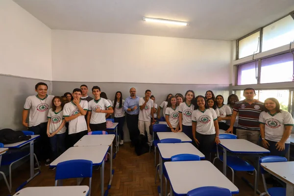 Governo de Minas participa de apresentação de novos profissionais formados pelo Trilhas de Futuro em Barbacena