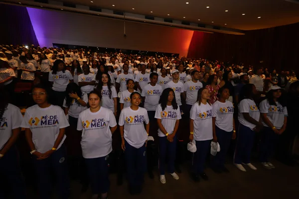 Governo de Minas sedia lançamento regional do programa Pé-de-Meia